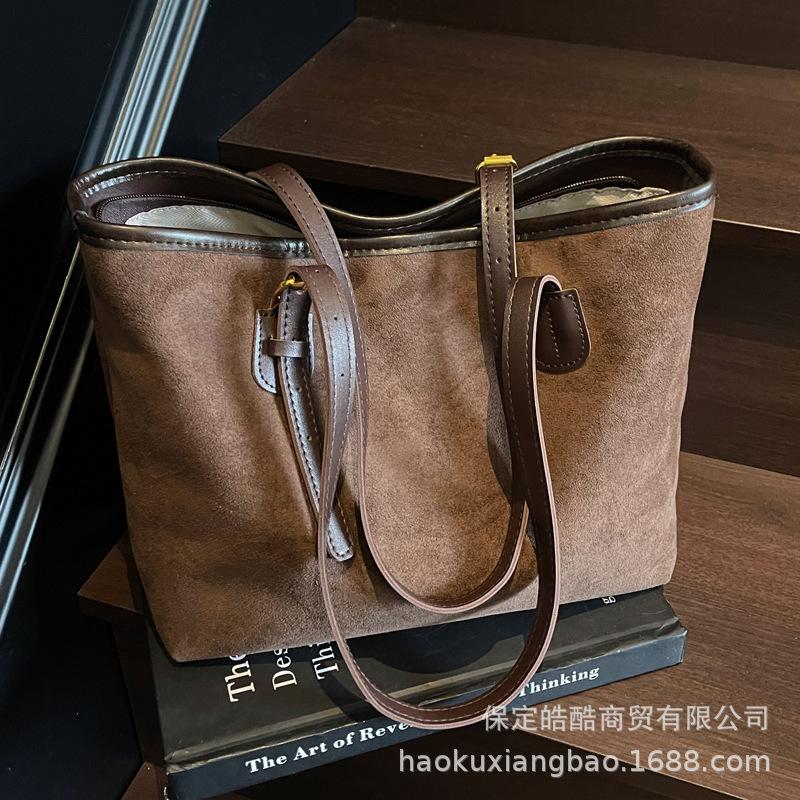 Retro bag women's large capacity 2025 new autumn and winter suede shoulder shopping bag premium commuter tote bag