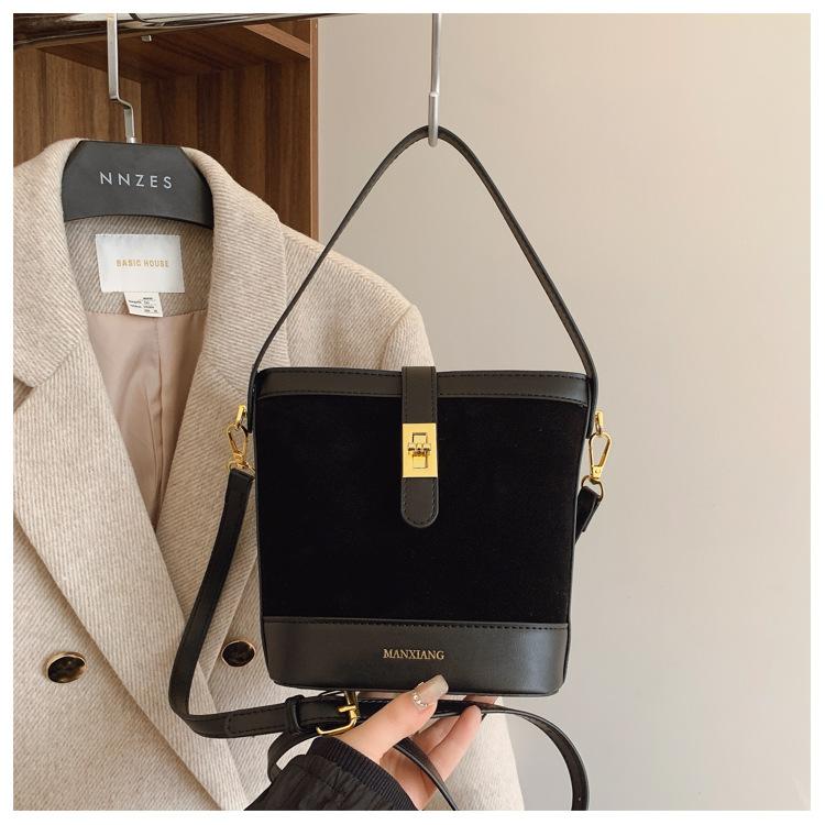 

Популярные нишевые сумки женские новые осенне-зимние универсальные сумки-мессенджеры модные сумки-ведра