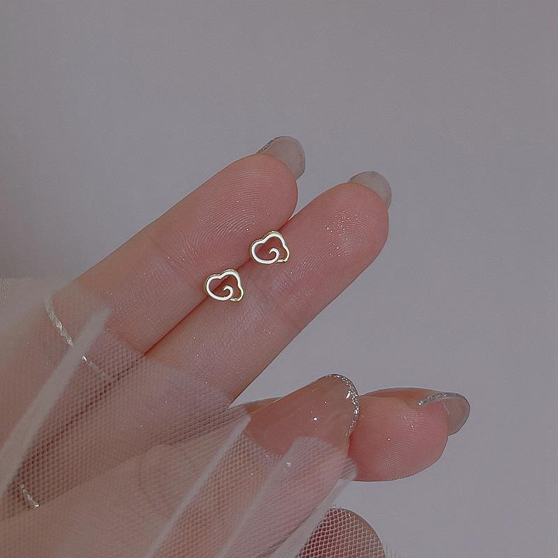 925 Silber Nadeln Gold Farbe Einfach Klein Schmetterling Steckerohrringe für Damen Hypoallergen Tägliches Tragen Ohr Mädchen Piercing Geschenke