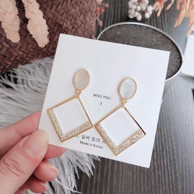 

S925 Shell Inlaid Diamond Korean Style Stud Earrings