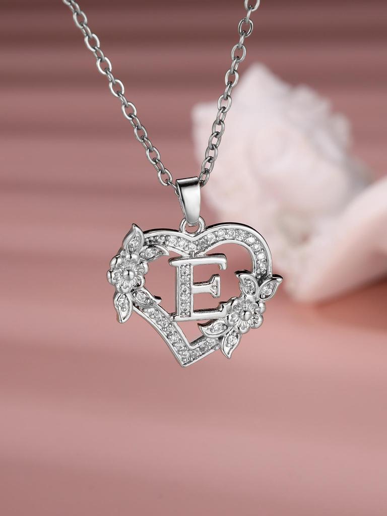 Collana Lettera Inglese a Forma di Cuore - Design alla Moda e Versatile