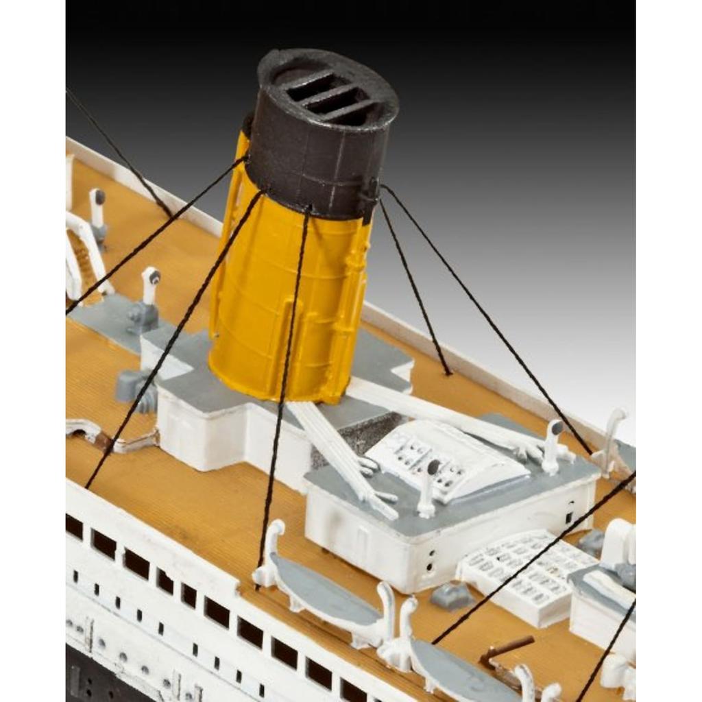 Revell 1/700 R.M.S. Plastikowy Zestaw Modelarski Titanic - Niemiecka Jakość Wykonania