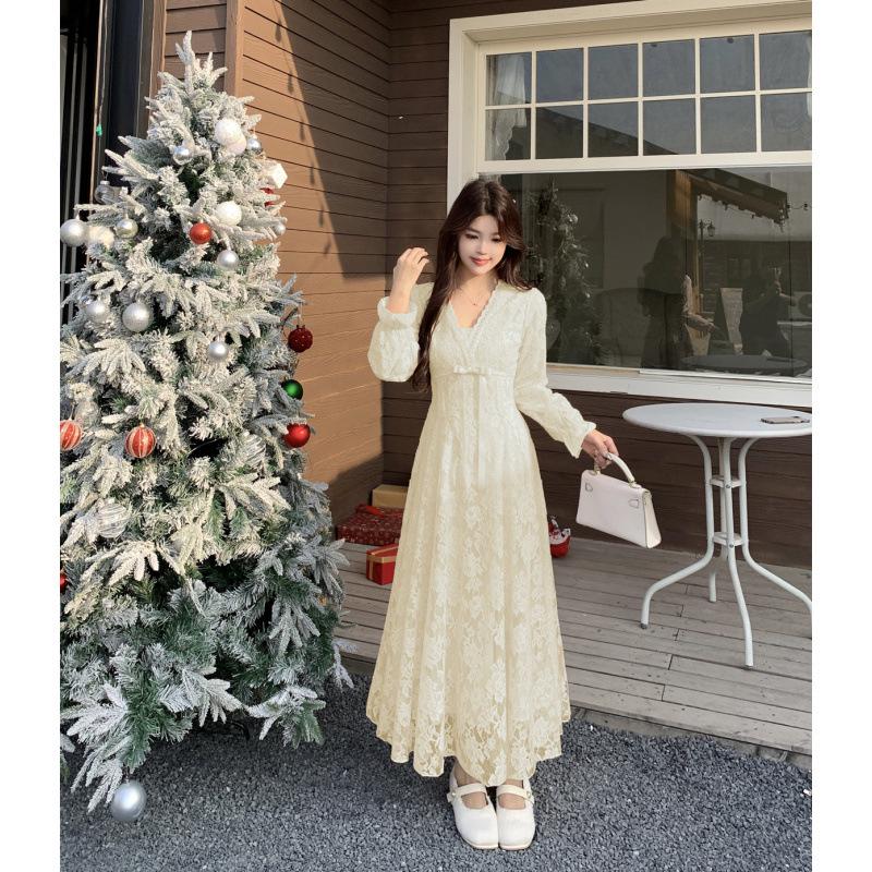 

Plus Size V-Neck Lace Dress with Velvet & Puffy Skirt - Autumn/Winter Collection XXL