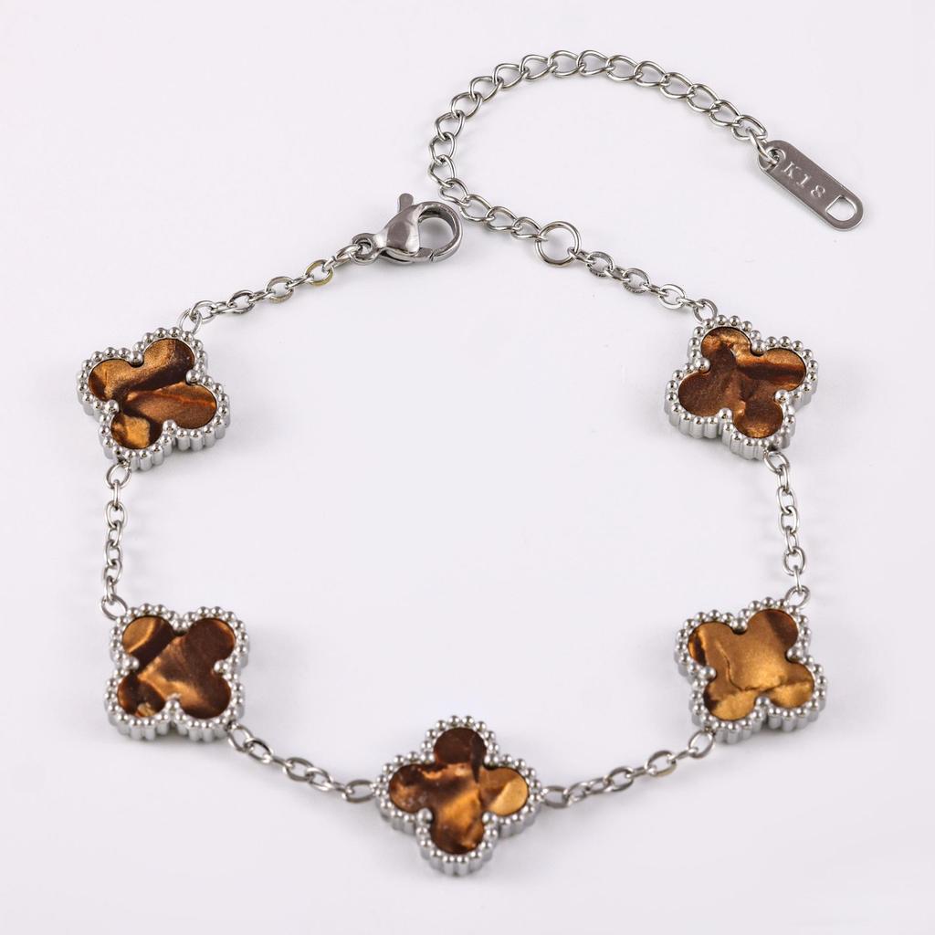 Lucky Four-Leaf Clover Silver Bracelet: Non-Fading Titanium Steel, Colorfast, Fashionable, Versatile.