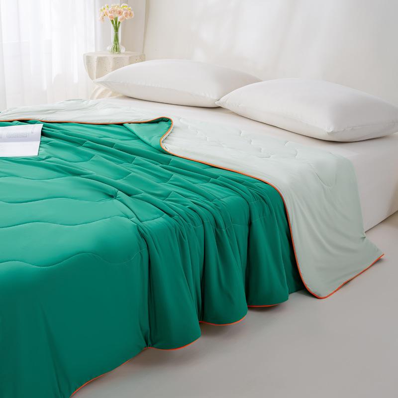 Cool Feeling Class A Ice Cream Summer Cool Quilt, Household Solid Color Summer Quilt Machine Washable Air Conditioner Quilt Summer Ice Silk Thin Quilt