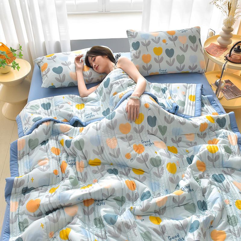 Comfortable Summer Quilt Cooling Sensation Lightweight Blanket Coolness Bare Sleeping Quilted Comforter Duvet  Flower Printed Quilted Bedspread