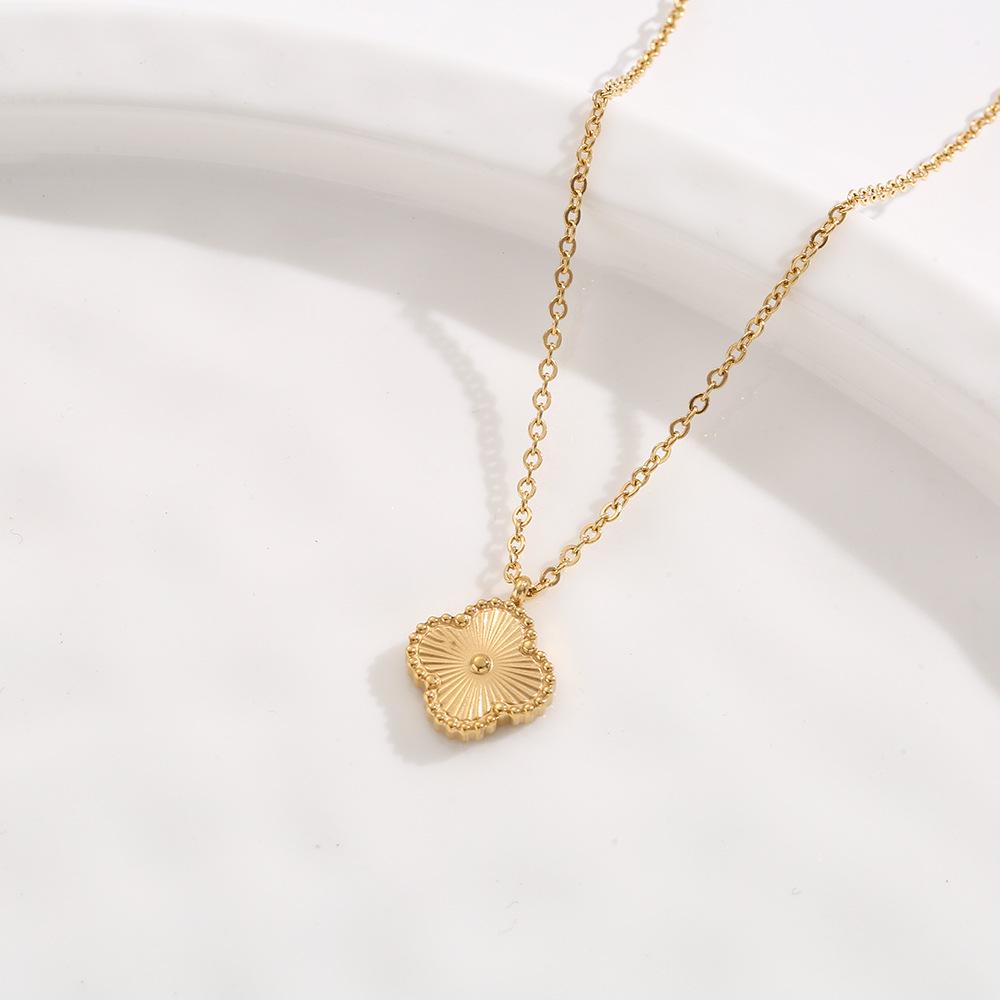 Elegant Gold-Plated Chinese-Style Four-Leaf Clover Necklace with Imitation Hetian Jade Pendant for Women