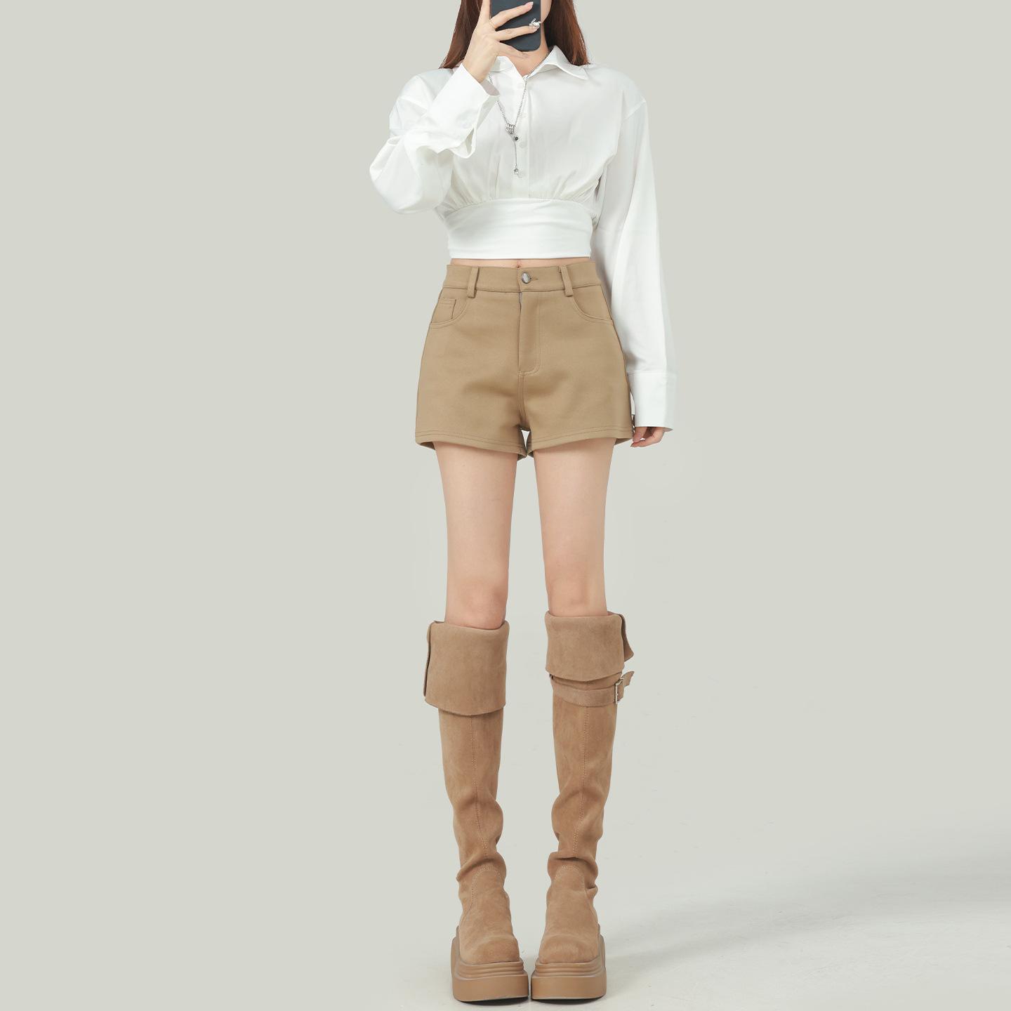

Women s High-Waisted Fluffy White Spicy Girl Elastic A-Line Casual Shorts 2025 Winter Collection L