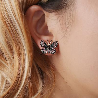 Creative Earrings Small Fresh Sweet Butterfly Earrings Female Temperament Personality Short Earrings ARI