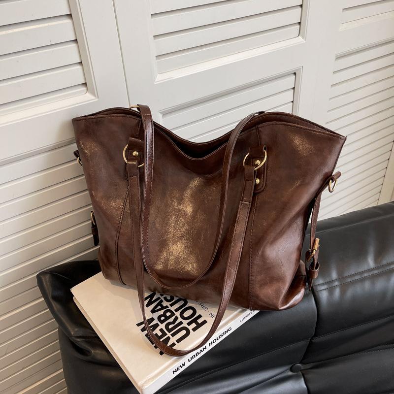Large-capacity bag women's new shoulder big bag popular niche portable college students class commuting tote bag