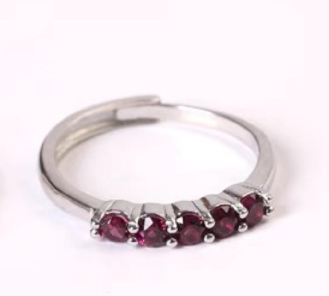 

Как можно скорее женское кольцо с гранатом можно отрегулировать, и кольцо станет популярным. Is Resizable:Yes