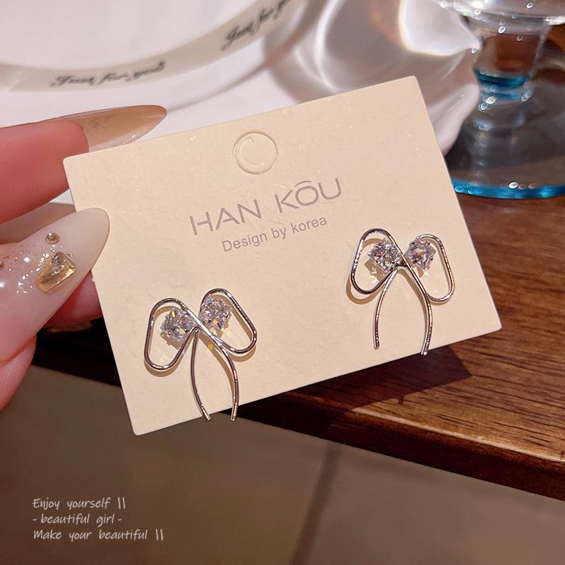 

Korean Style Zircon Bow Earrings for Women: Chic and Elegant A1768 серебряный