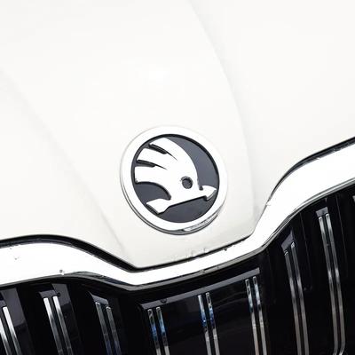 2025 Caliente 8/9/10 cm Insignia Emblema 3D de Coche Capó Frontal Trasero Maletero Logo Para Skoda S Fabia 1 2 Octavia a7 RS Superb Rapid Yeti Karoq Vis