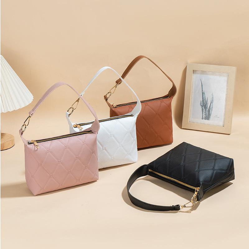 New Soft Versatile Texture Handbag, Rhombic Rust-resistant, Minimalist High-fashion Casual Mid-size