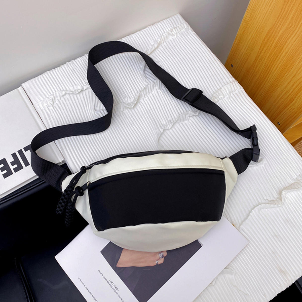 

Banana Pouch Contrast Color Chest Bag Half Moon Bag Fanny Packs Crossbody Waist Pack Large Capcity Running Waist Pouch one size