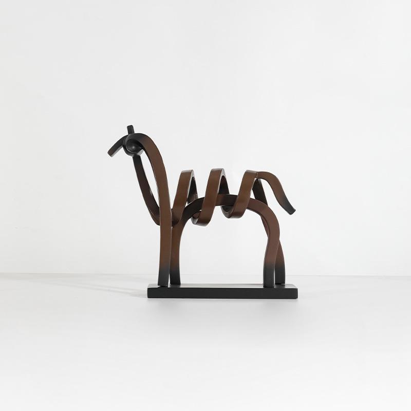Abstract Line Hollow Horse Figurine Resin Animal Sculpture Craft Living Room Office Hollow Horse Figurine Home Decoration Gift