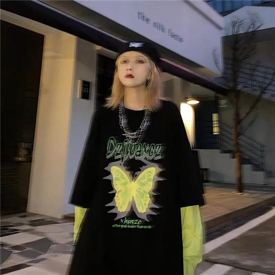 Oversized løs Lang T Harajuku Fake Todelt Langermet T-skjorte Personlighet Trend Butterfly Lang T Punk Harlan Style Klær
