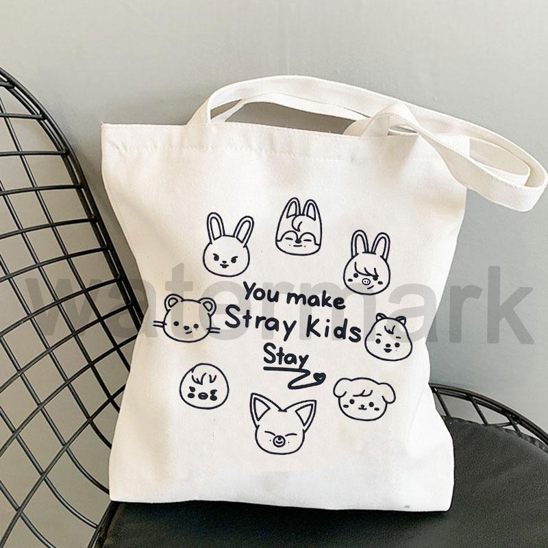 

Сумка-тоут для фанатов K-pop Stray Kids Seungmin Club SkzooTotes в корейском стиле, сумка для супермаркета, холщовая сумка-тоут, сумка-шоппер, милая сумка-тоут 24*26cm