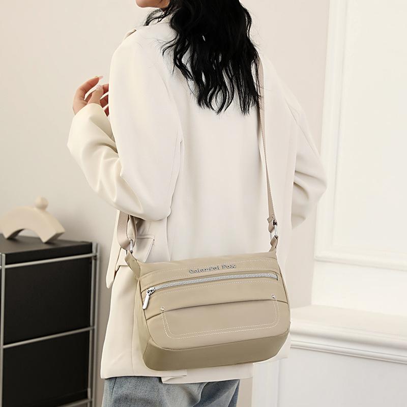 New Women's Versatile Shoulder Bag Commuter Large-capacity Bag Trendy Simple Messenger Bag