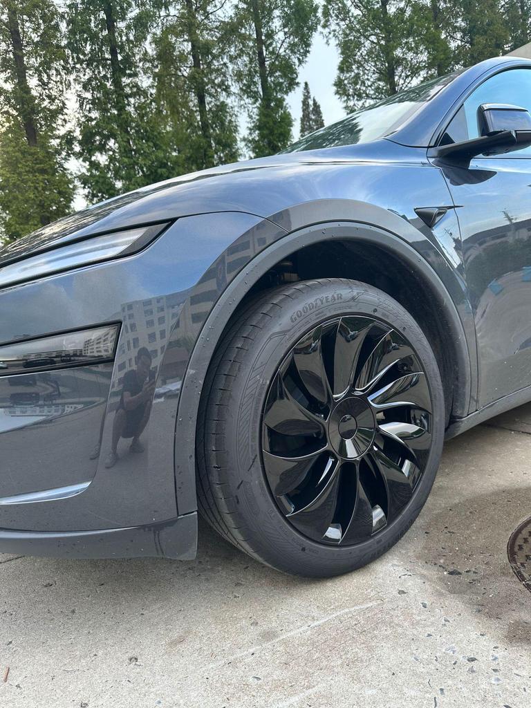 Model Y 19" Cyclone Wheel Hub Covers: Full Wrap, Anti-Scratch, Decorative Modification. Designed for the updated version.