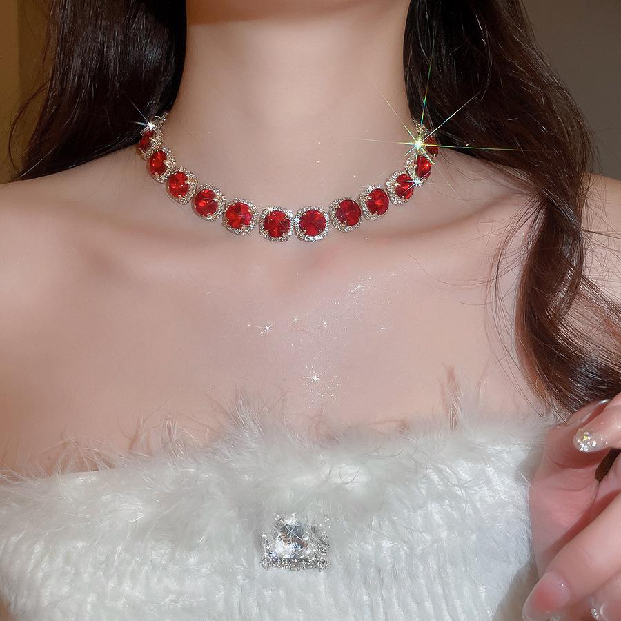 European-American Rhinestone Geometric Earring & Necklace Set: Exquisite High-End Clavicle Chain with Retro Flair.