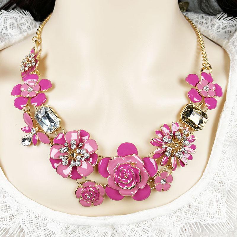 

Модное ожерелье для женских украшений