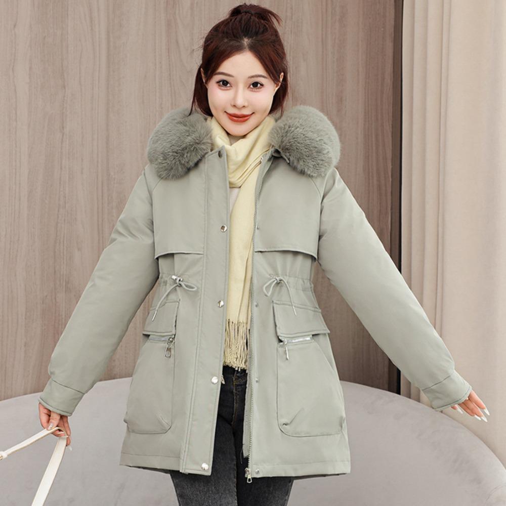 The New Autumn and Winter Style of Cotton-padded Jacket for Women, with a Large Fur Collar, Is a Mid-length, Loose and Thick Korean Version