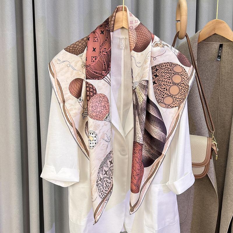 Hot Air Balloon Love Comfortable Skin Silk Square Scarf Elegant Style Design Silk Versatile Shawl 90 Square Scarves