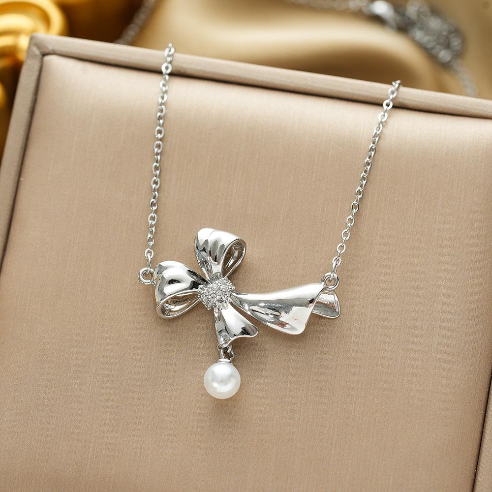 Titanium Steel Zircon Butterfly Pendant Necklace - Simple & Versatile Clavicle Accessory