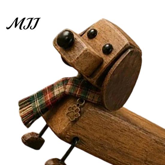 Plaid Scarf Dachshund Figurine Figurine, Retro Dog Statue with Paw Puppy Desktop Decoration Print Charm, Handcrafted Mini