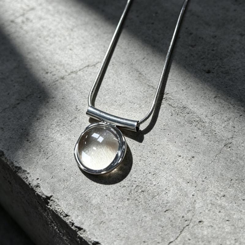 Lightweight Necklace Ring, Alloy and Resin Fashion Jewelry with Clear Colorless Centerpiece for Workwear, Date, and Party Outfits