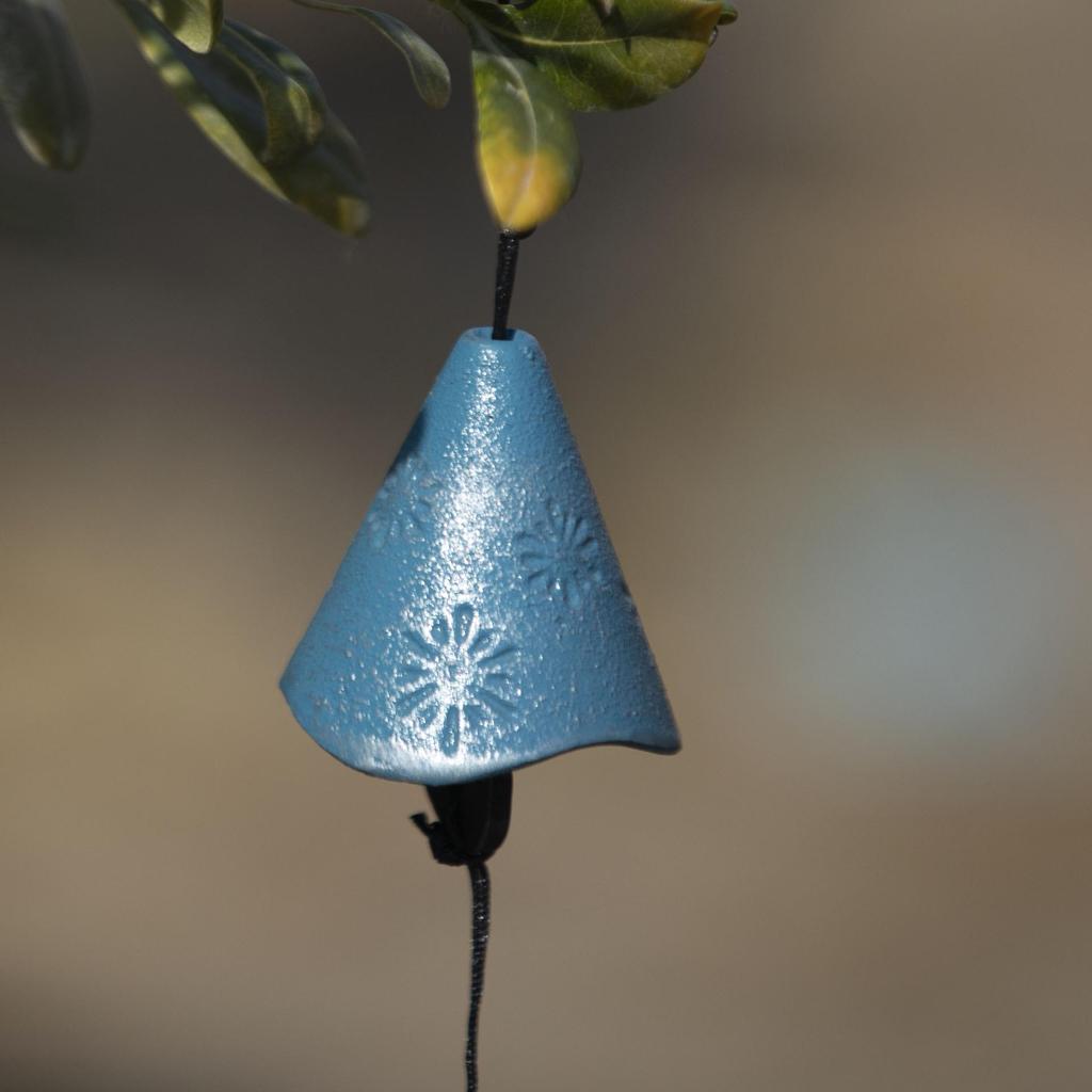Cast Iron Wind Chime: Chinese & Japanese Style Retro Bells for Balcony or Outdoor Courtyard