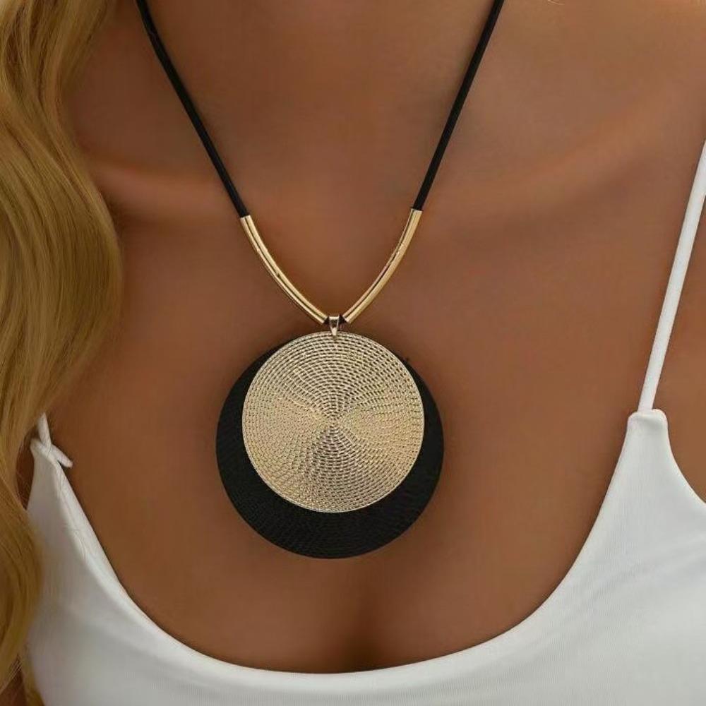 

Personality Exaggeration Big Geometric Metal Circle Pendant Necklace for Women Charm Retro Hip Hop Rock Collar Jewelry Gift