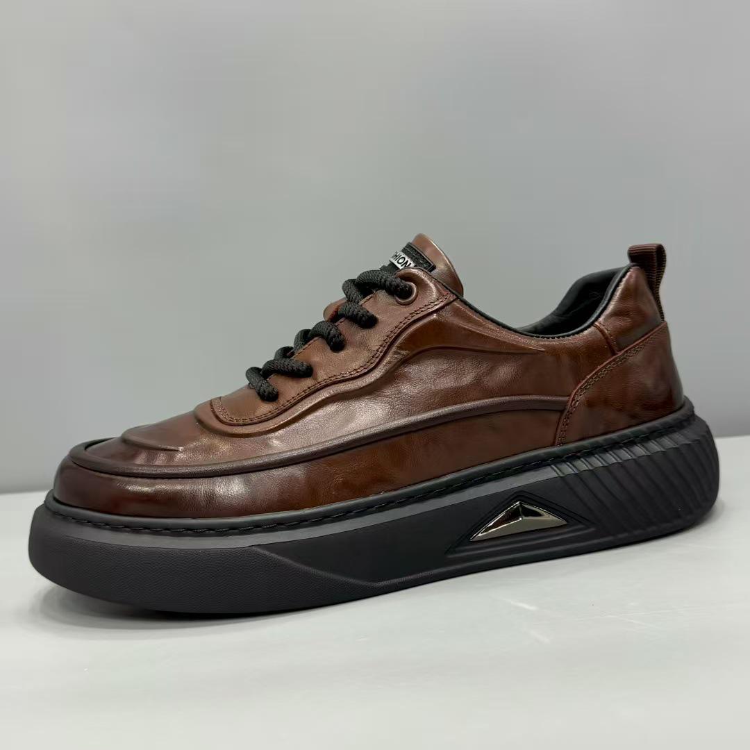 

Мужская повседневная обувь из натуральной кожи 2025 года: Молодежный британский стиль, спортивный деловой образ, мягкая толстая подошва 38 коричневый