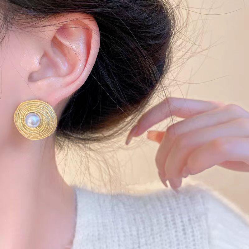 2024 French Baroque Pearl Stud Earrings: Elegant, High-End Niche Design for Women