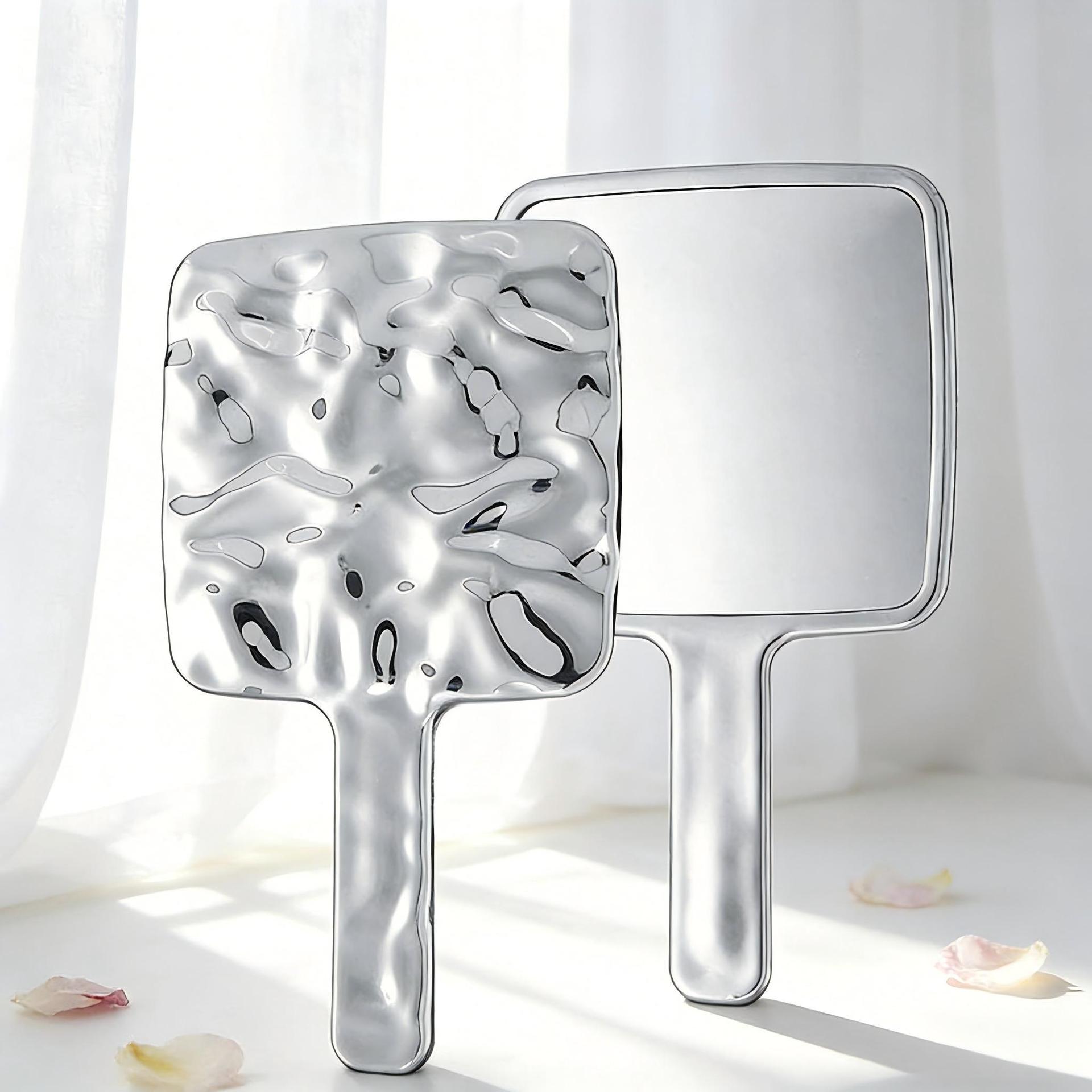 

Retro Electroplated Convex-Concave Handheld Makeup Mirror - Portable Beauty Accessory for Home Use in Trendy Style. Small 10x17CM серебряный