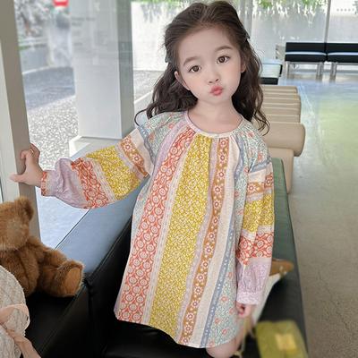 Knielanges Kinderkleid, langärmliges Kinderkleid mit Rundhalsausschnitt