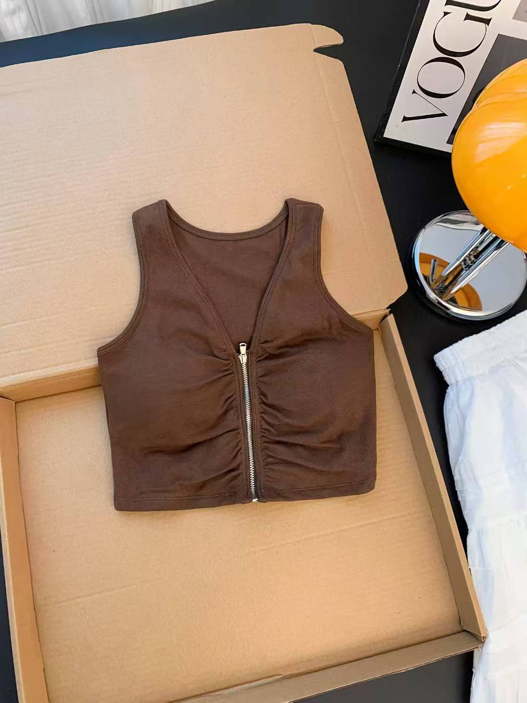 

Женский топ-халтер с воротником на молнии спереди в тайском стиле - Внутренняя одежда, Знойный, Сексуальный без спины, Без рукавов, Укороченный топ с драпировкой One size темно-коричневого