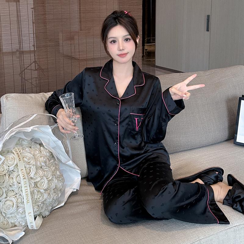 Celebrity Style Silky Ice Silk Long Sleeve Pajamas - Soft, Glossy Home Wear for Spring and Autumn