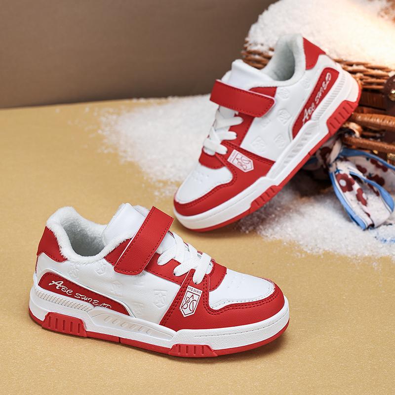 New outdoor shoes, children's running shoes, children's casual walking shoes, winter velvet low top board shoes