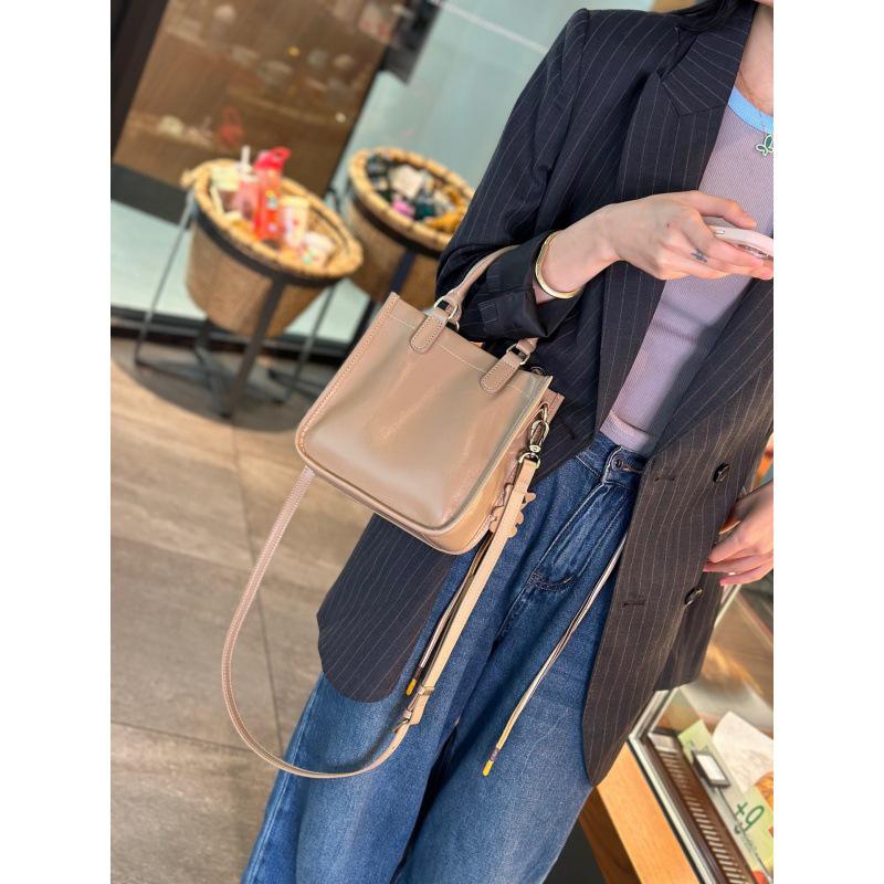 2026 Spring/Summer Women's Genuine Leather Crossbody Tote - Single-Shoulder Square Handheld Commuter Bag