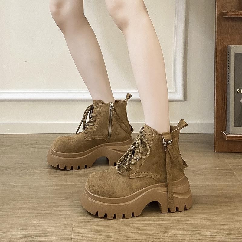 

2025 осень новые ботинки Мартин женские на платформе с увеличением высоты повседневные ботинки модная корейская версия универсальные на шнуровке персонализированные ботинки с большой головой 40 верблюд