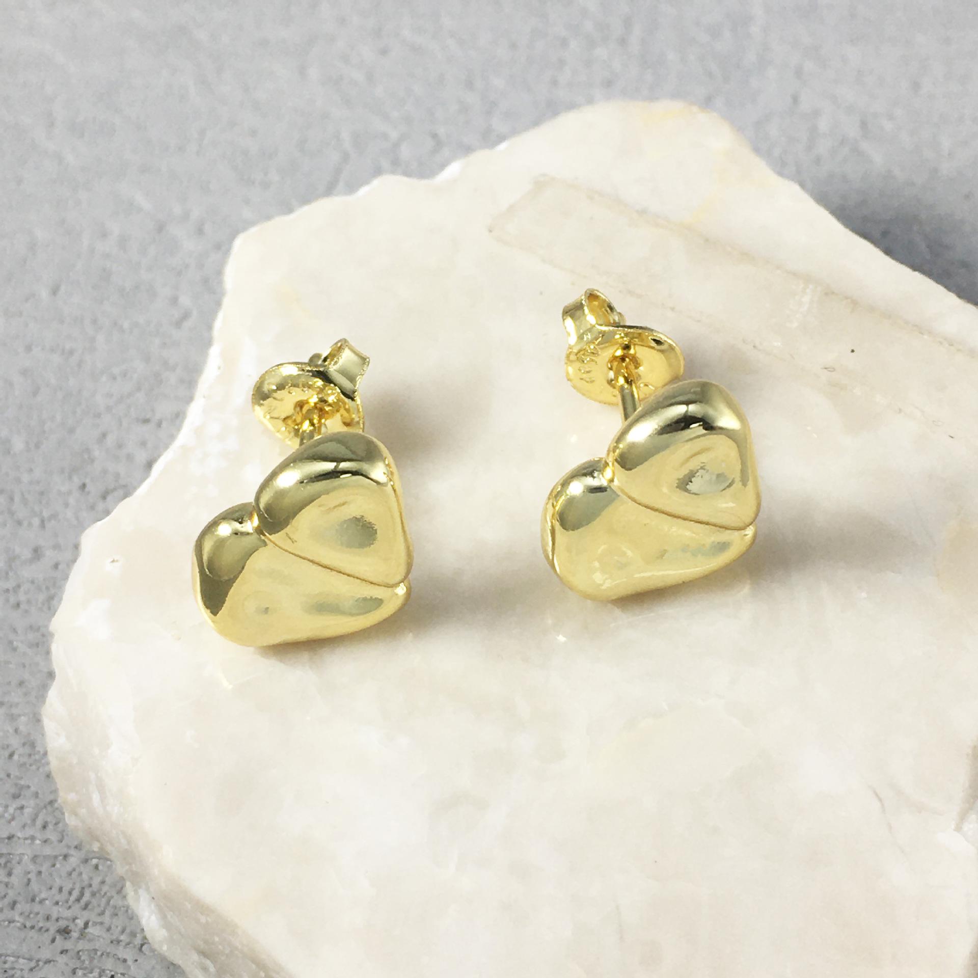 UNOde50 Gold-Plated Cross Heart Earrings for Women - Stylish, High-End, and Unique Design. Electroplated