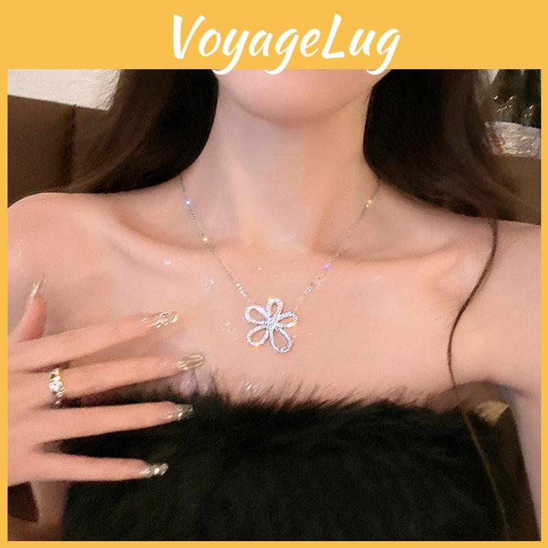 Copper Zircon Flower Pendant Necklace For Women With Sparkling Stone Embellishments