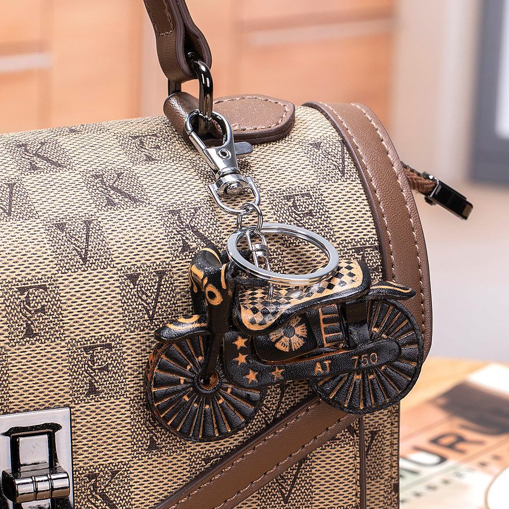 New First-layer Cowhide Mini Animal Keychain Handmade Creative Bag Pendant Car Keychain Universal