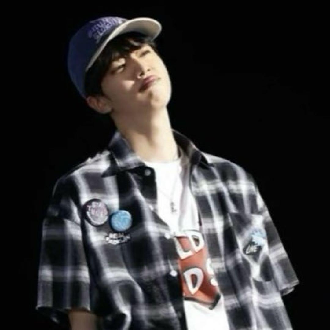 

[USED] Official BTS RUNSEOKJIN Tour T-Shirt (White) - Holiday Special Price - Sold Out