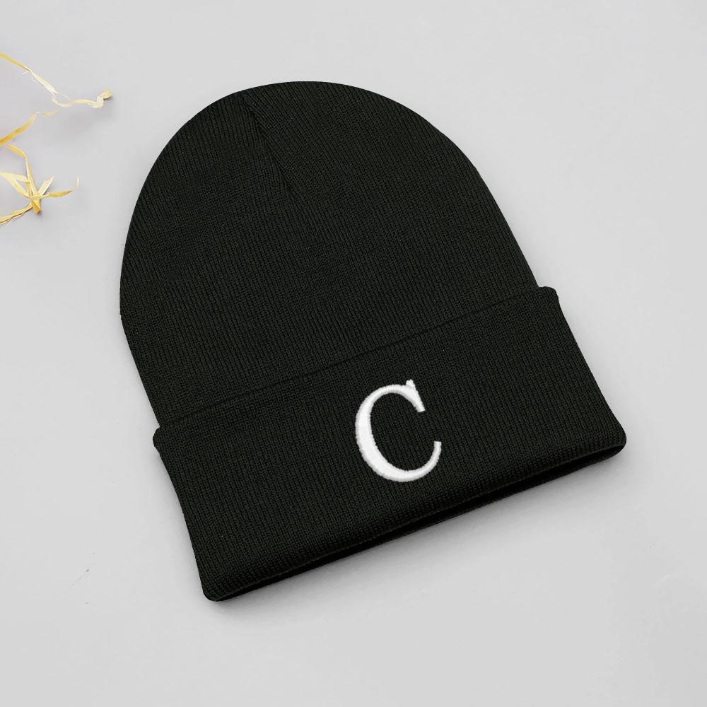 Letter A-Z Embroidered Beanie Hat Unisex Winter Knit Caps for Men Women Soft Ski Hat