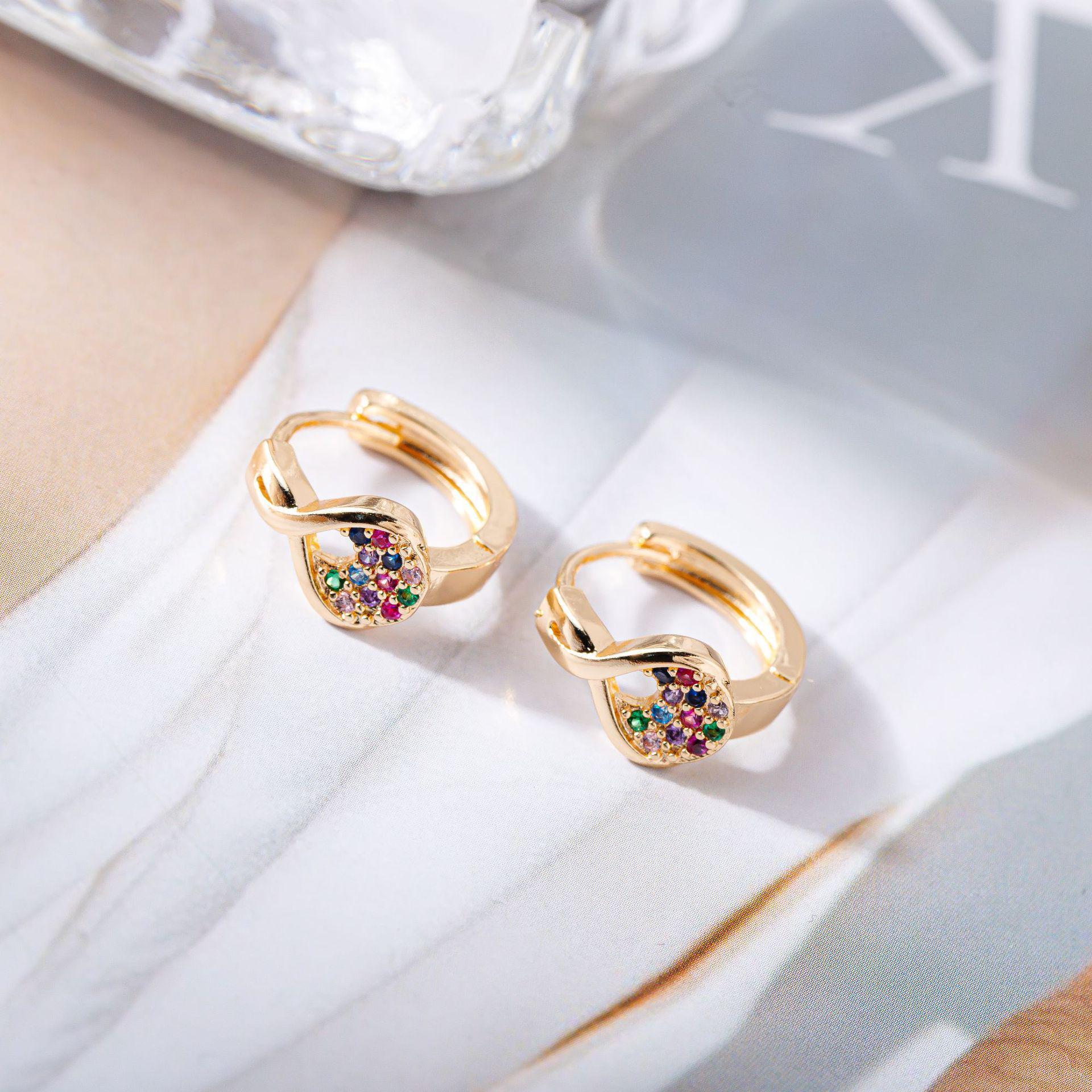 High-End European & American Hollow Teardrop Diamond Stud Earrings for Women
