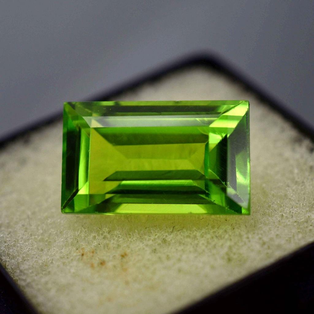 10.25 Ct Natural Green Peridot CERTIFIED Loose Gemstone Emerald Cut AM-277