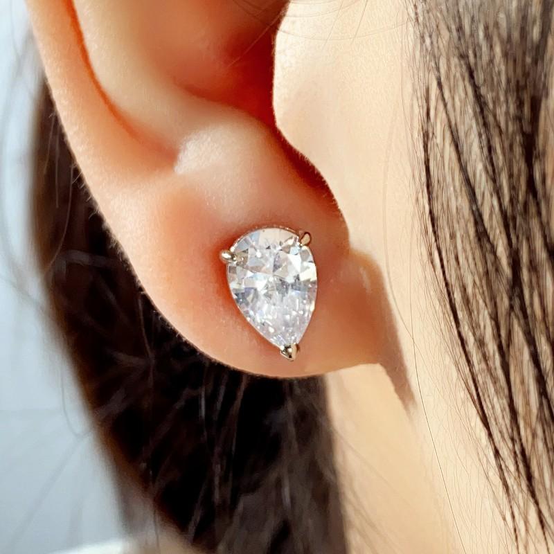 Pear Crystal Cubic Zirconia Stud Earrings Simple Versatile Ear Accessories for Women High Quality Silver Color Jewelry